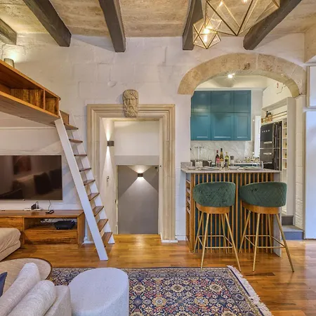 Luxury Loft With Maltese Balcony Ldem2-1