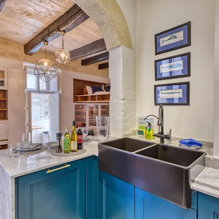 Luxury Loft With Maltese Balcony Ldem2-1 *